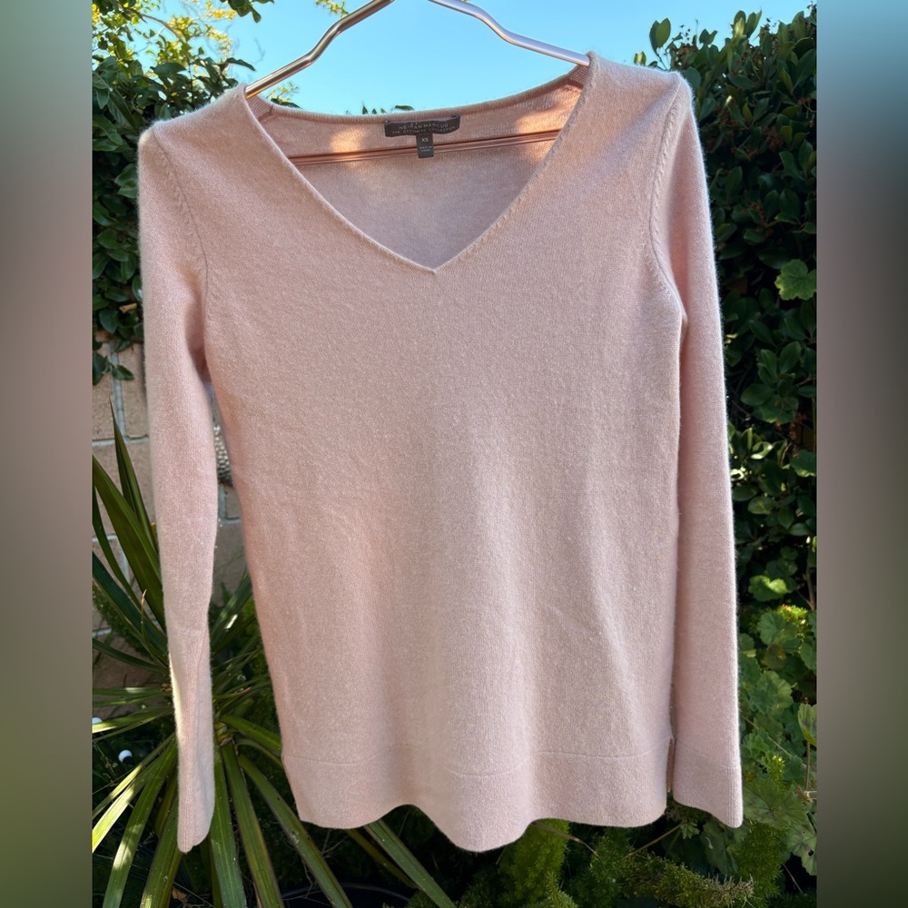Neiman Marcus Pale Pink V-Neck Sweater